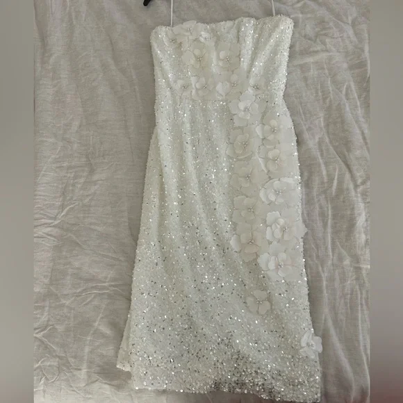 Helsi Strapless White Floral Dress - Picture 4 of 10